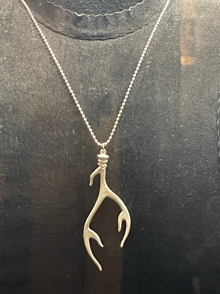 Deer on sale antler necklaces