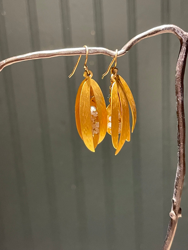 ACADEMIE Leaf with stones Earrings
