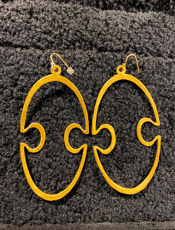 ACADEMIE ERIS OVAL EARRINGS